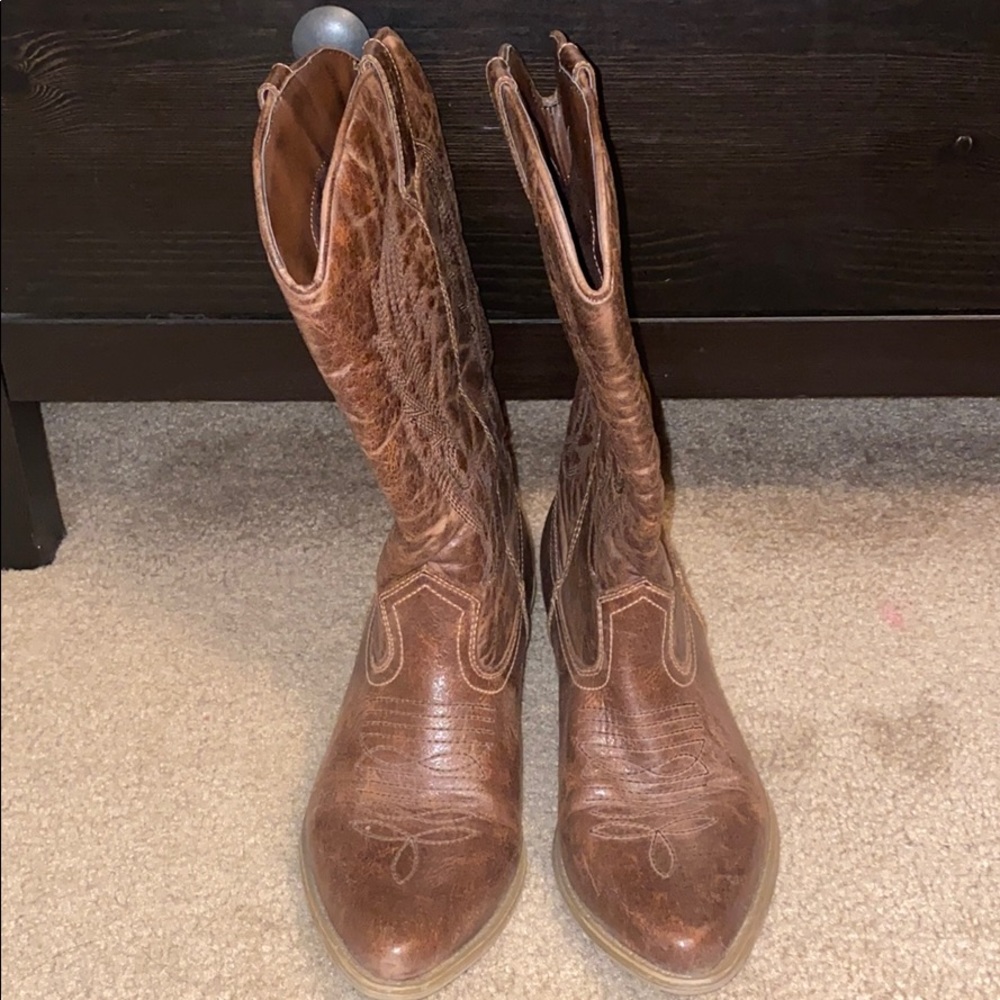 AE Outfitters cowgirl boots size 7